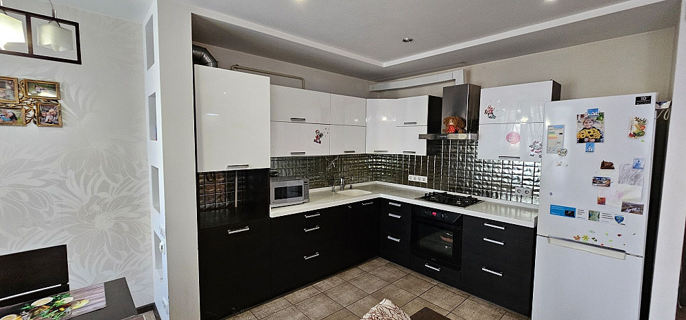 Продам 3-х комнатную квартиру в Черноморске Чорноморськ - зображення 1