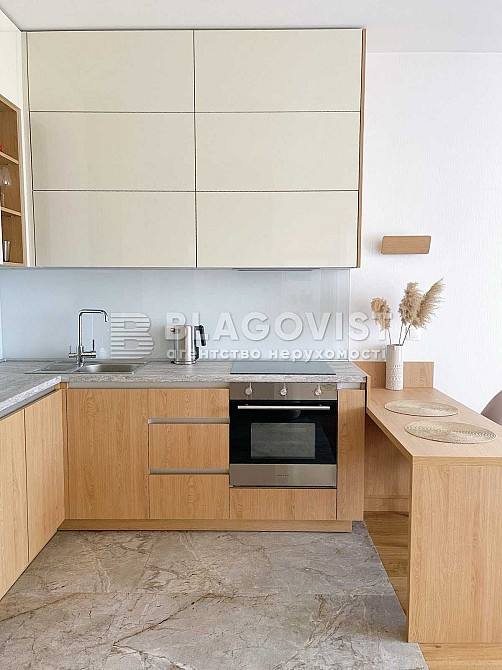 Продажа  Маккейна Джона (Кудрі Івана) 1 Французький квартал 2 Київ - зображення 1