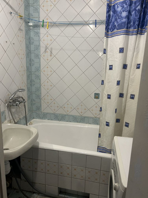 Йорданская 2, двухкомнатная раздельная с видом на озеро. Киев - изображение 4