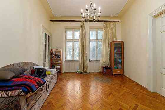 Продаж 4-кім квартири, австрійський люкс, з/б сходи вул. акад. Павлова Львів