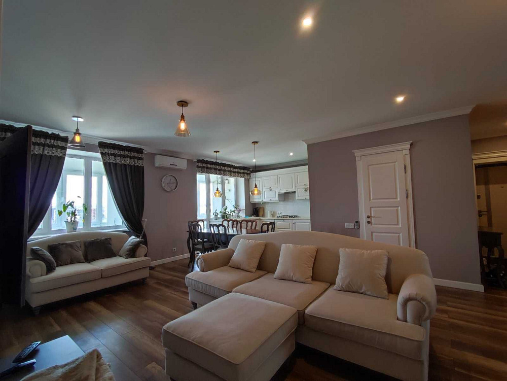 Продам видову 2-кімнатну квартиру в центрі! Івано-Франківськ - зображення 1