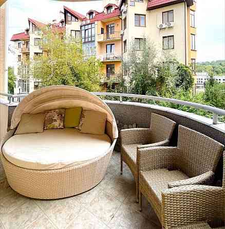 Продаж 2-кімнатної квартири з терасою з новобудові на вул. О. Олеся Львів