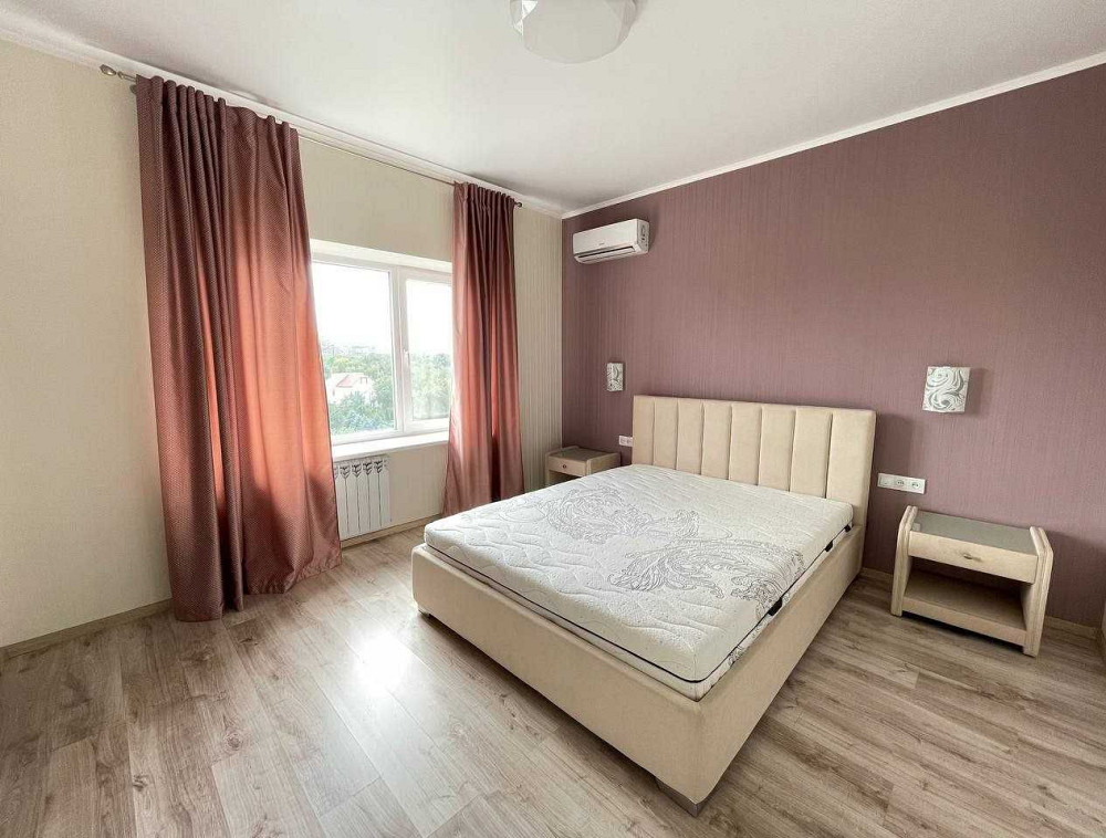 Продаж 3 кімнатної квартири на пл. Визволеня по вул. Черняховського. Кривий Ріг - зображення 1