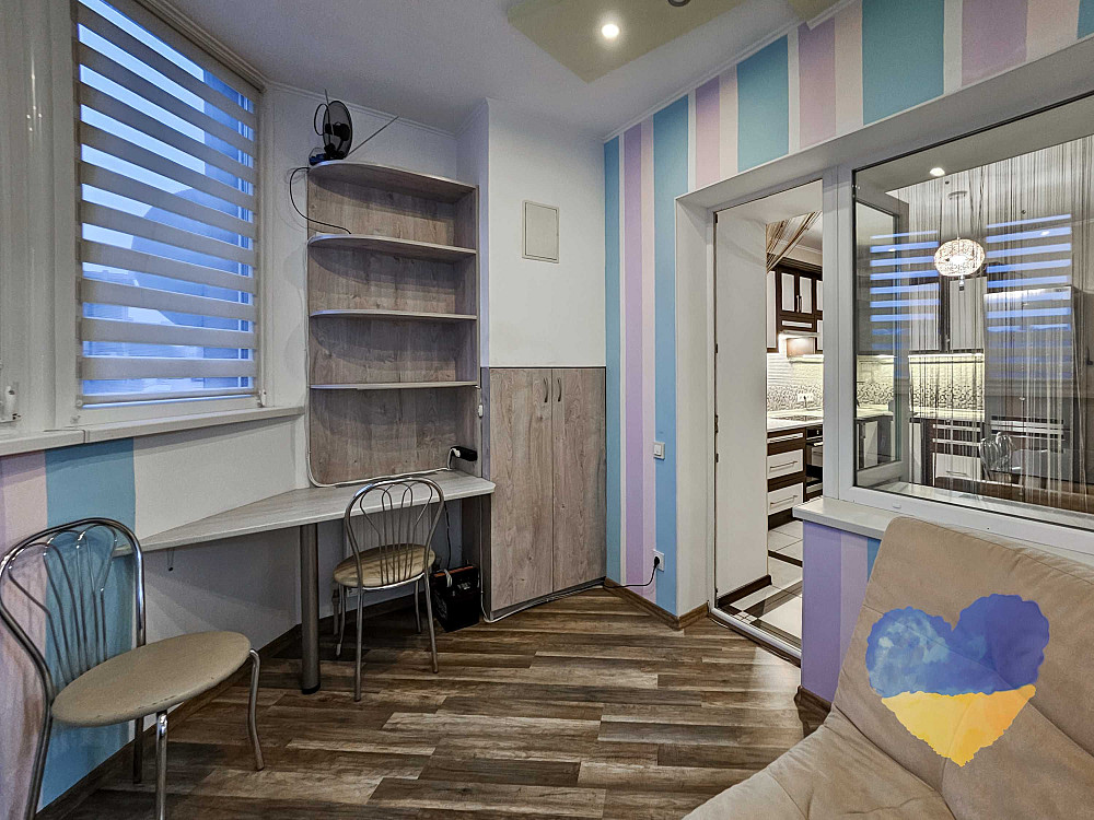 Простора 1-кімнатна квартира з автономним опаленням  в центрі! Чернігів - зображення 3