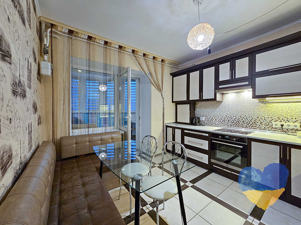 Простора 1-кімнатна квартира з автономним опаленням  в центрі! Чернігів - зображення 1