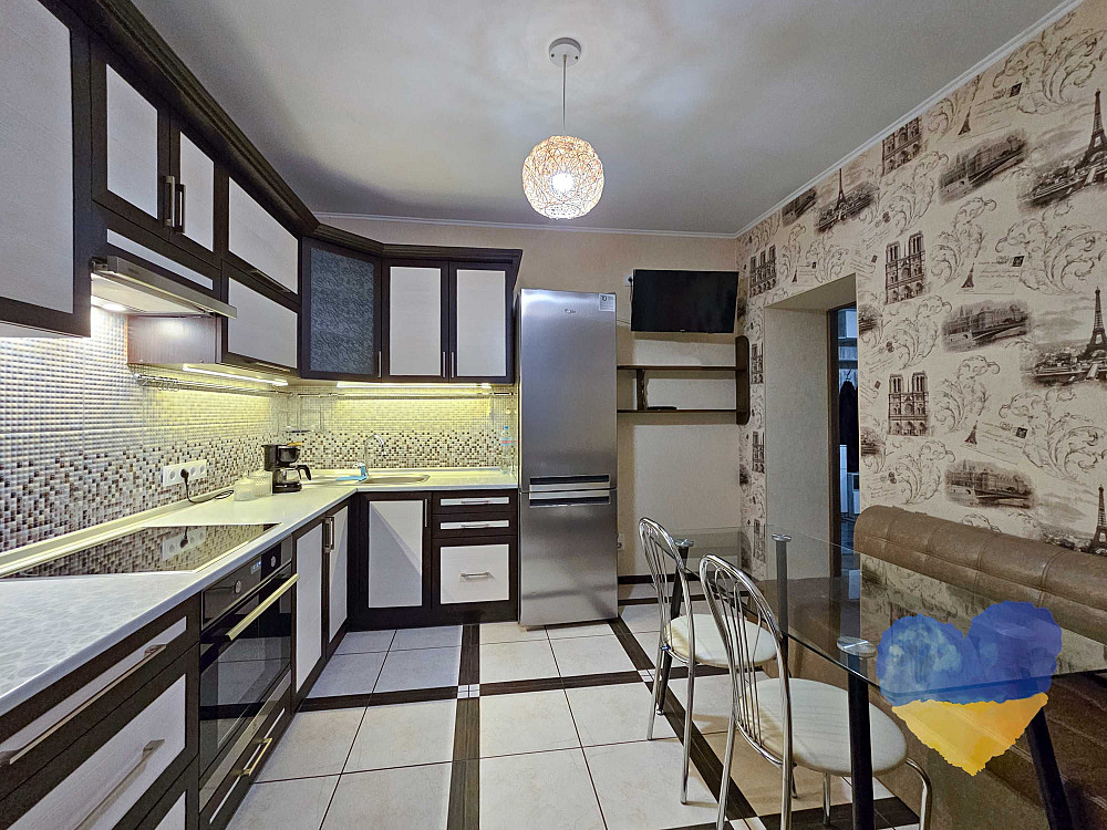 Простора 1-кімнатна квартира з автономним опаленням  в центрі! Чернігів - зображення 2