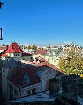 Здається 2-ох кімнатна квартира в австрійському особняку. Центр Черновцы