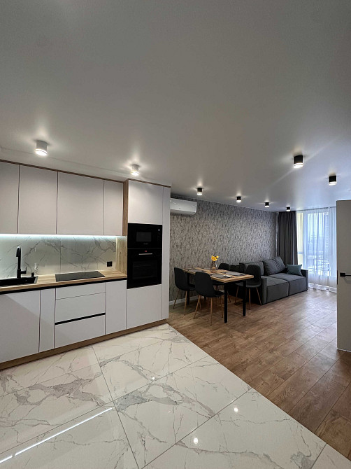 Продаж 1 кімнатної квартири + кухня студіо з дизайнерським ремонтом Львів - зображення 1