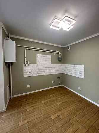 Продам здану 1 кімнатну квартиру на 3 поверсі біля Велесу Ивано-Франковск