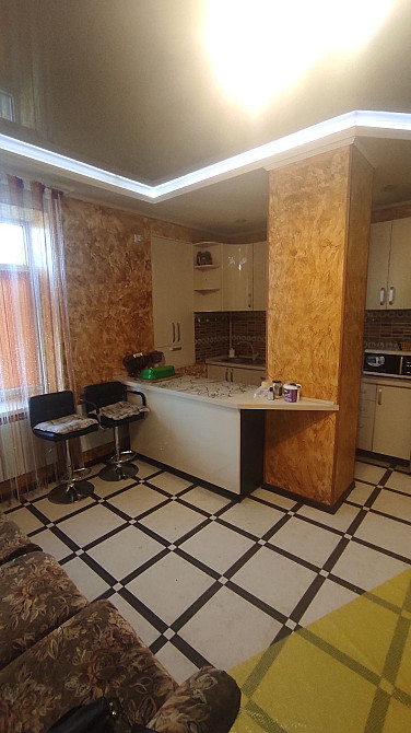 3 комнатная квартира, студия , в центре, 2 этаж, АО Кам`янське (Запорізька обл.) - зображення 3