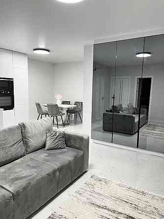 Шикарная 3к с большой кухней в Жемчужине Одеса