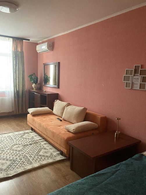 Однокомнатная на Семьи Кульженко. Без комиссии. Без света раб.лифт и в Киев - изображение 1