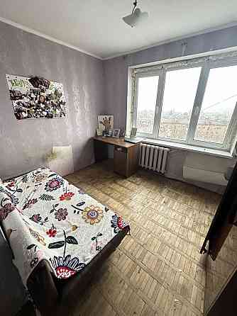 Продам простору трикімнатну квартиру в хорошому районі міста Ірпінь