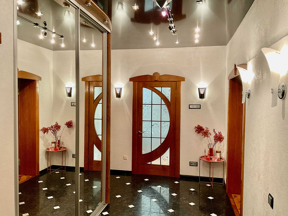 Продам свою 4 кімнатну квартиру в центрі, Нагорка, вул. Чернишевського Дніпро - зображення 1