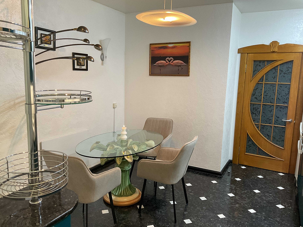 Продам свою 4 кімнатну квартиру в центрі, Нагорка, вул. Чернишевського Дніпро - зображення 6