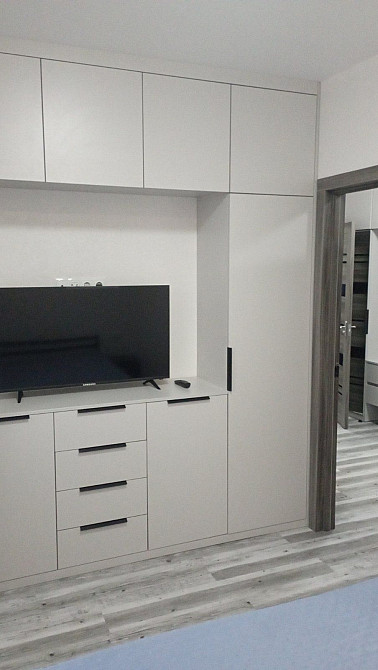 1 кім кв. Студія і спальня.  Неподалік від метро. Киев - изображение 2