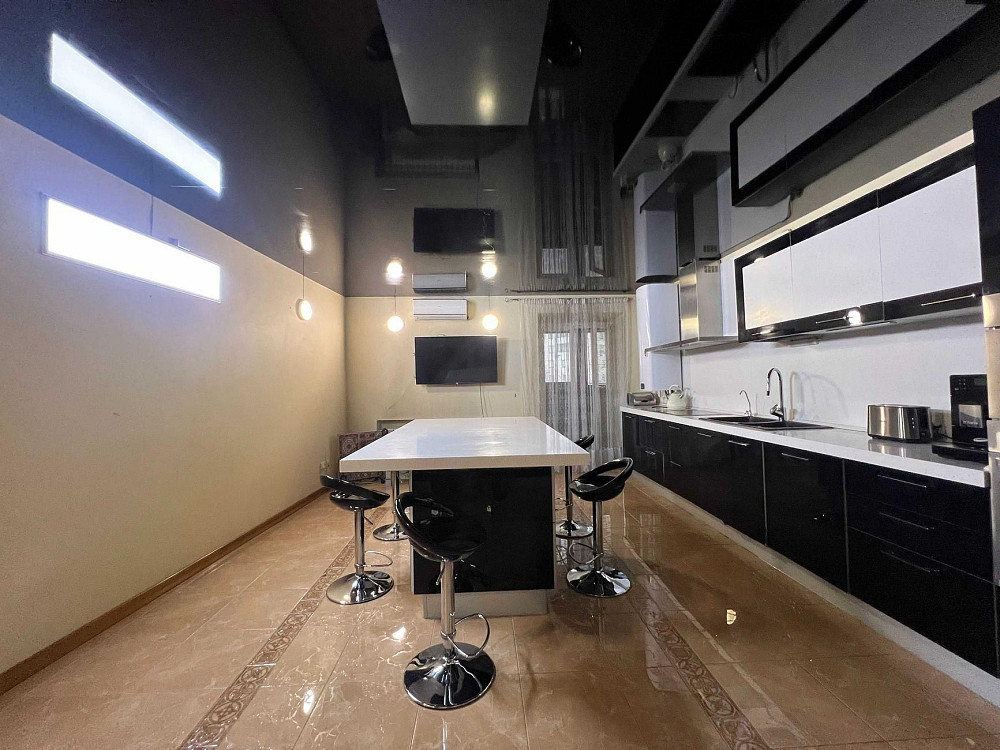 Велика 4к квартира, Саксаганського, Центр, Університет Київ - зображення 2