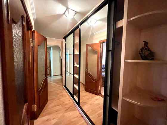 3-кімнатна квартира в новобудові з індивідуальним опалення біля центру Каменец-Подольский