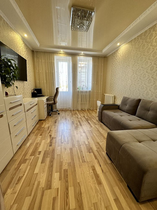 Продам 2-х кімнатну квартиру в центрі сталінка Луцк - изображение 5