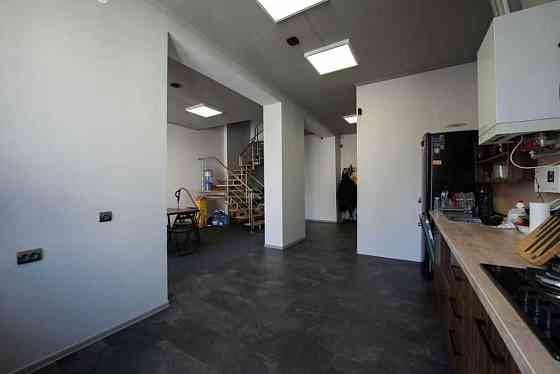 Мечникова-К.Левицького. Ближній центр. Дворівнева. Світло НЕ вимикають Львов