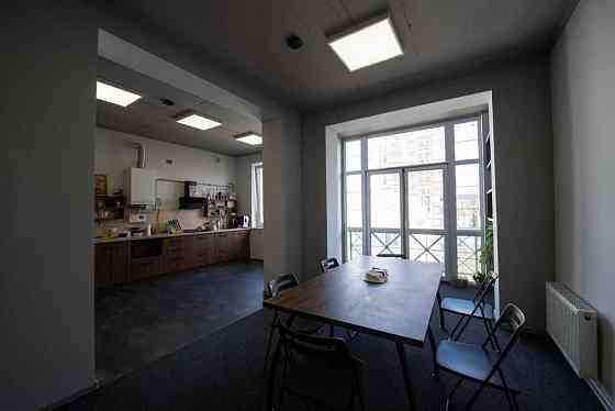 Мечникова-К.Левицького. Ближній центр. Дворівнева. Світло НЕ вимикають Львов