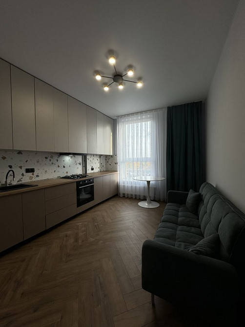 Продається 1,5 кімнатна квартира поруч з центром. Новобудова Ужгород - зображення 1