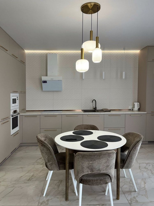 Оренда просторої квартири в ЖК Будапешт Ужгород - зображення 2