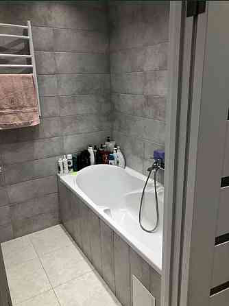 От месяца и дольше. 1 к кв. Левый берег Днепра. Риелторы не звоните. Дніпро