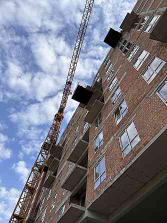 Гарні апартаменти 43м2,Трускавецька 48,л-ція Пулюя-Наукова,етап фасаду Львов