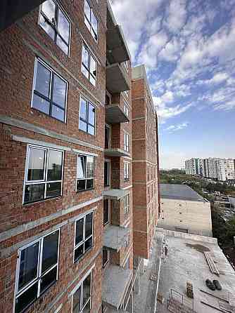 Гарні апартаменти 43м2,Трускавецька 48,л-ція Пулюя-Наукова,етап фасаду Львов