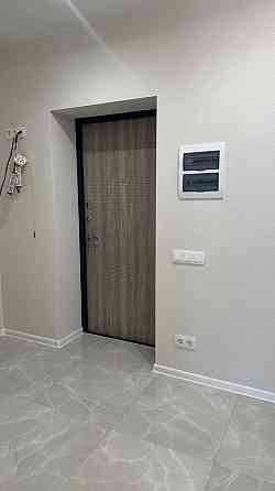 Продаж квартири ЖК Лазурний з коміркою Харьков