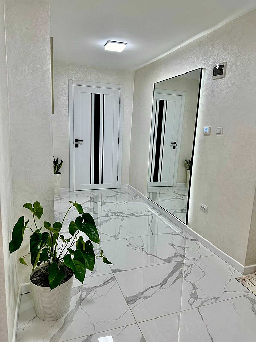 Продаж 3к квартири 70 кв. м на вул. Кооперативна 36 Мукачево - изображение 2