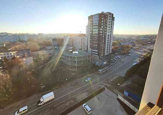 Двокімнатна квартира в центрі міста поруч з парком Хмельницький