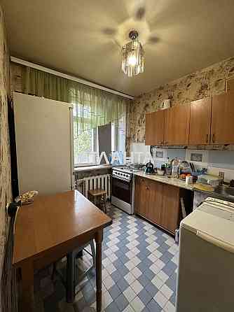 Однокомнатная квартира на Черемушках , кирпичный дом ! Низкий этаж. Одесса