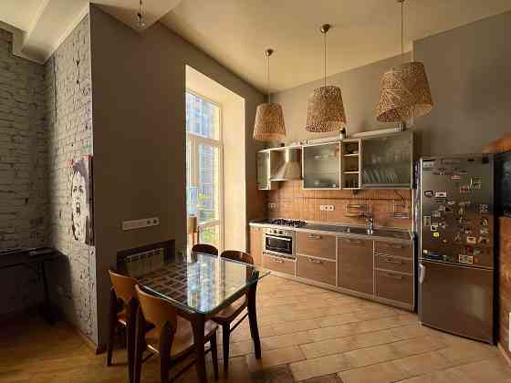 Без %. Продам 2-к квартиру в центрі, вул. Бульварно-Кудрявська 43-Б Київ