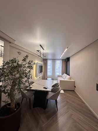 Продаж 2 кімнатної квартири з дизайнерським ремонтом ЖК Грінвіль Парк. Львов