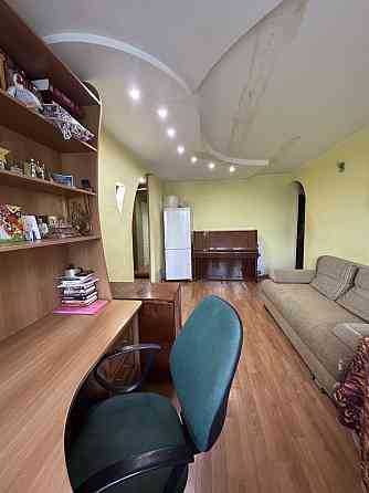 АРТЕМ ул. Тесленка 3 ком квартира, с ремонтом и мебелью. Кривой Рог