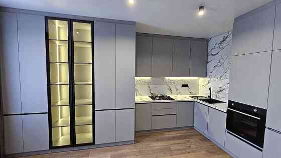 Простора новобудова біля проспекту Чернівці