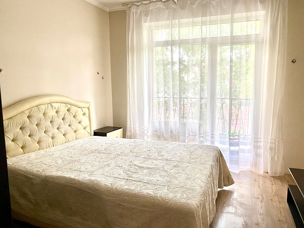 Продаж 2 кімнатної квартири з ремонтом біля Центрального парку Ірпінь - зображення 1