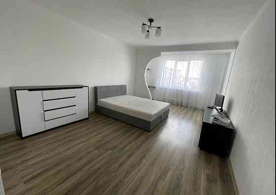 Оренда 1 кімнатної новобудови     Г. Майдану Черновцы