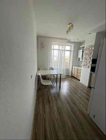 Оренда 1 кімнатної новобудови     Г. Майдану Черновцы