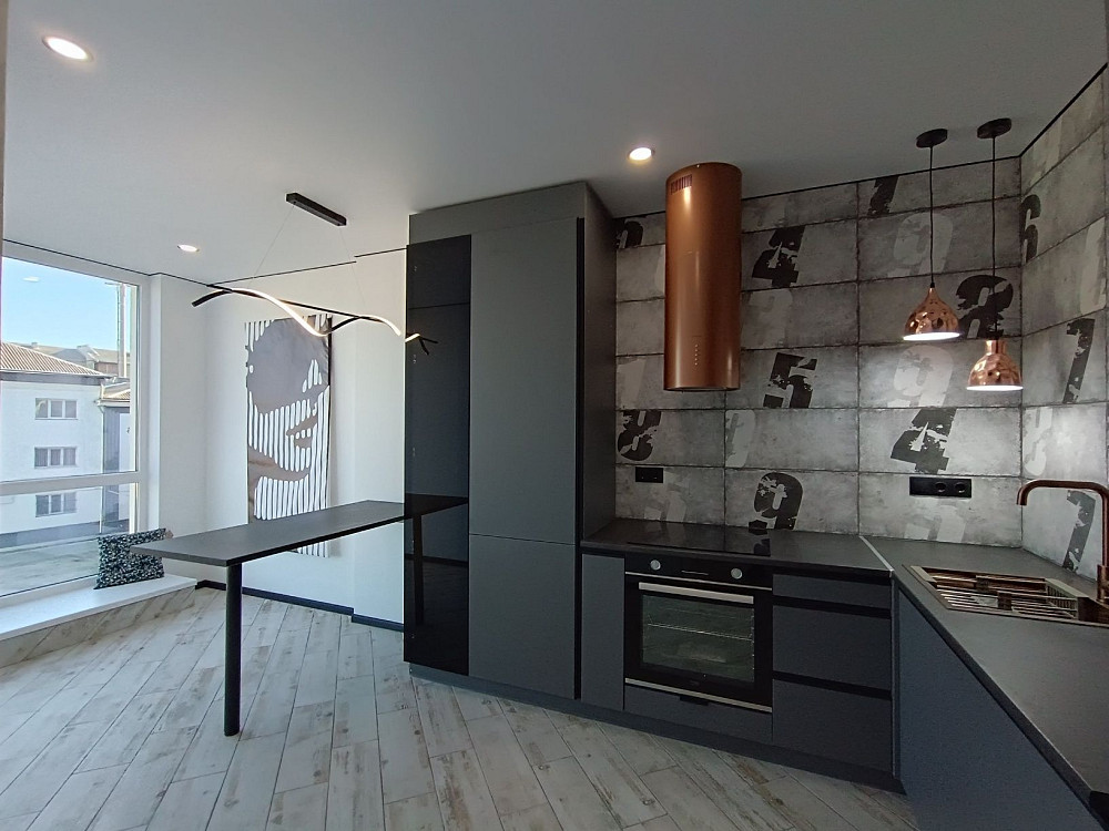 Стильна 1но кімнатна в самому центрі міста Івано-Франківськ - зображення 1