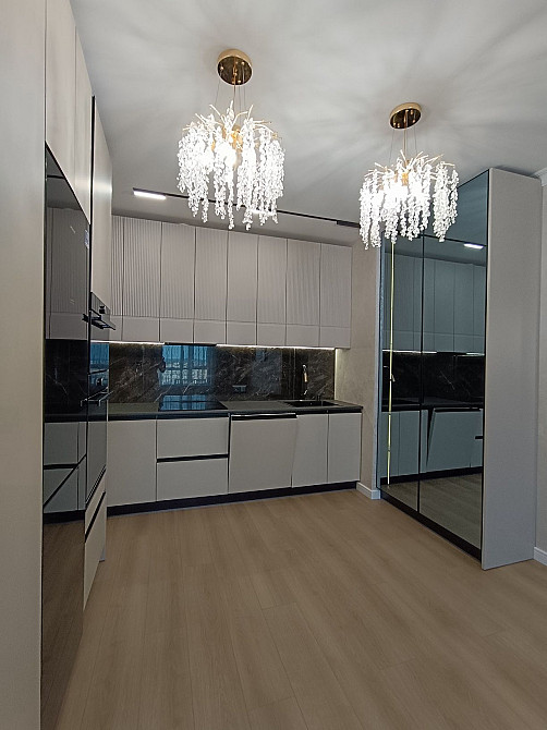 Вишукана простора квартира в самому центрі міста Івано-Франківськ - зображення 1