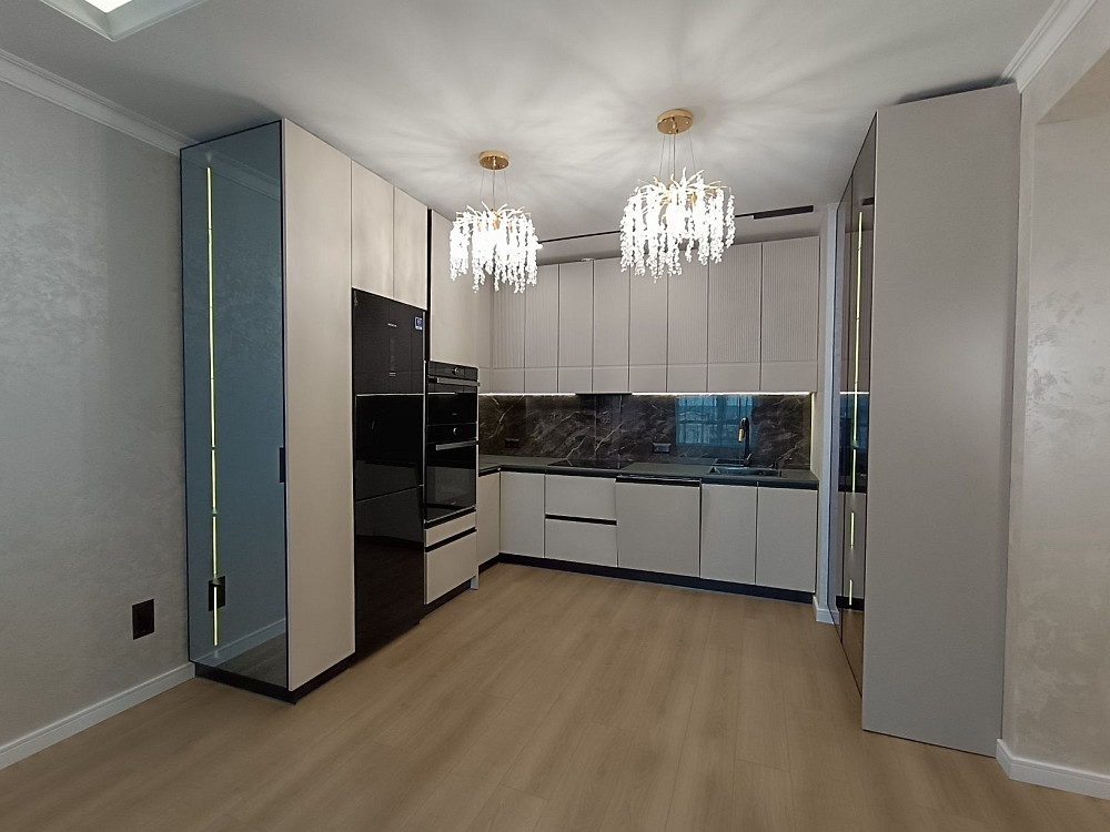 Вишукана простора квартира в самому центрі міста Івано-Франківськ - зображення 4