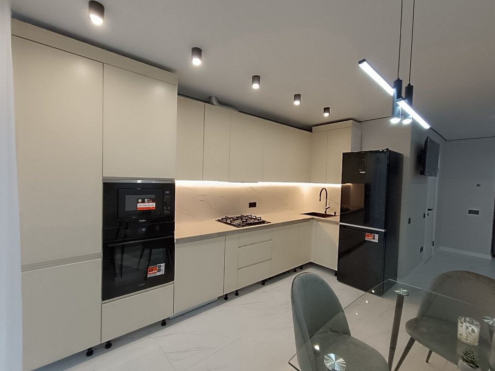 Стильна,простора 1но кімнатна квартира в обжитому будинку Івано-Франківськ - зображення 2