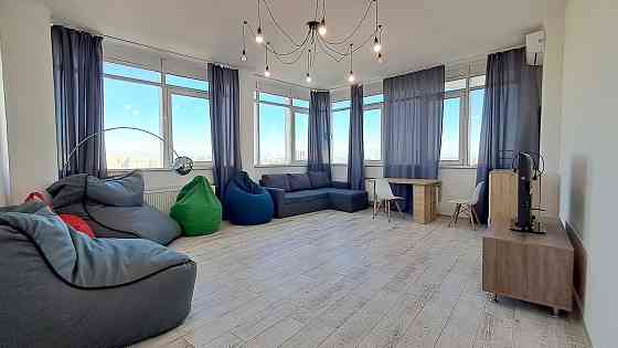 Оренда 3-х кімнатної квартири на вул. Р. Окіпної 10 без комісії Київ