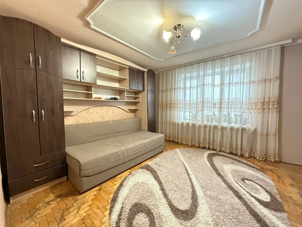 Здам! Кухня Студія + Спальня. Вул. Героїв Майдану Черновцы - изображение 1