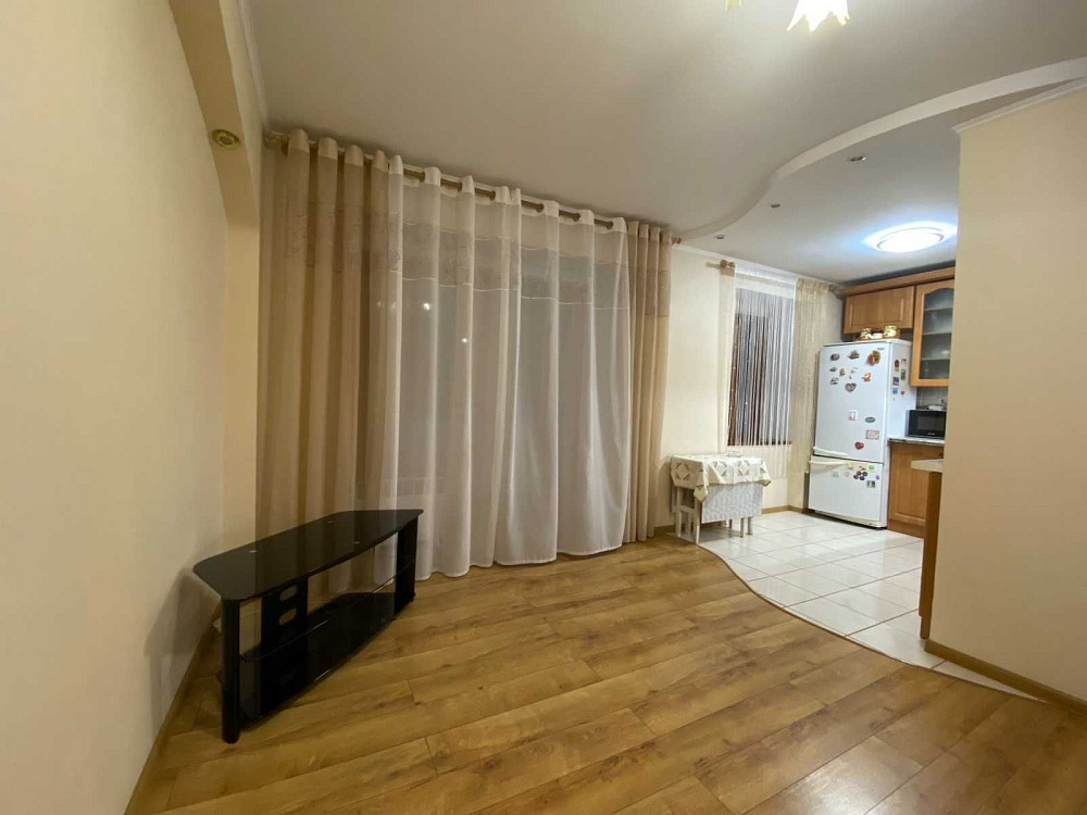 Оренда трикімнатної  - изображение 1