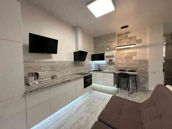 3-комнатная квартира в ЖК "Каскад", центр, м. Конституции Харьков