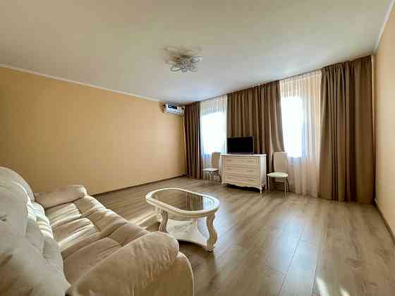 Продаж 2-кім квартири по вул. Юнаківа 9 на 2-му поверсі, є газ! Львів